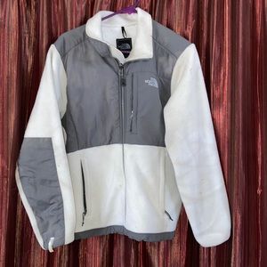 NORTH FACE WOMENS JACKET